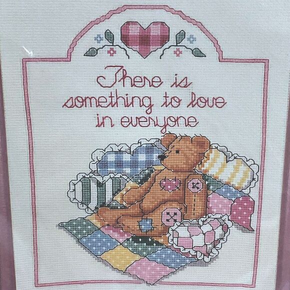 BANAR DESIGNS There is Something to Love in Everyone Bear Cross Stitch CSM-606 - Picture 4 of 4
